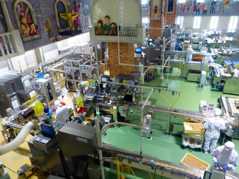 chocolaterie-LES MUJOULS-min_japan_sapporo_chocolate_factory_label_packaging_cookie_machine_operators-961509